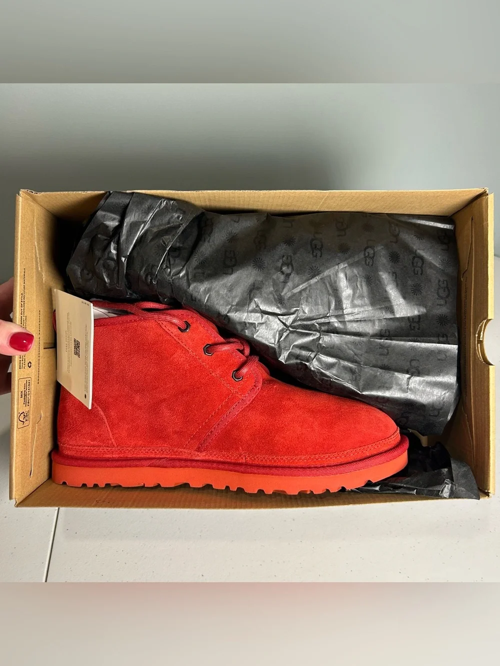 UGG Men’s Neumel Chukka Lace Up Ankle Boots Samba Red NEW Size 9